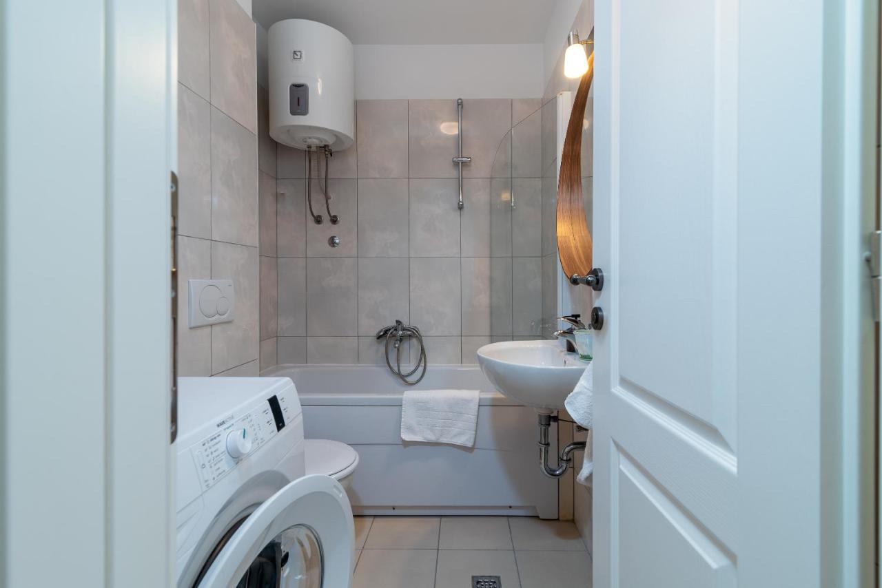 Apartments Liam トロギール エクステリア 写真